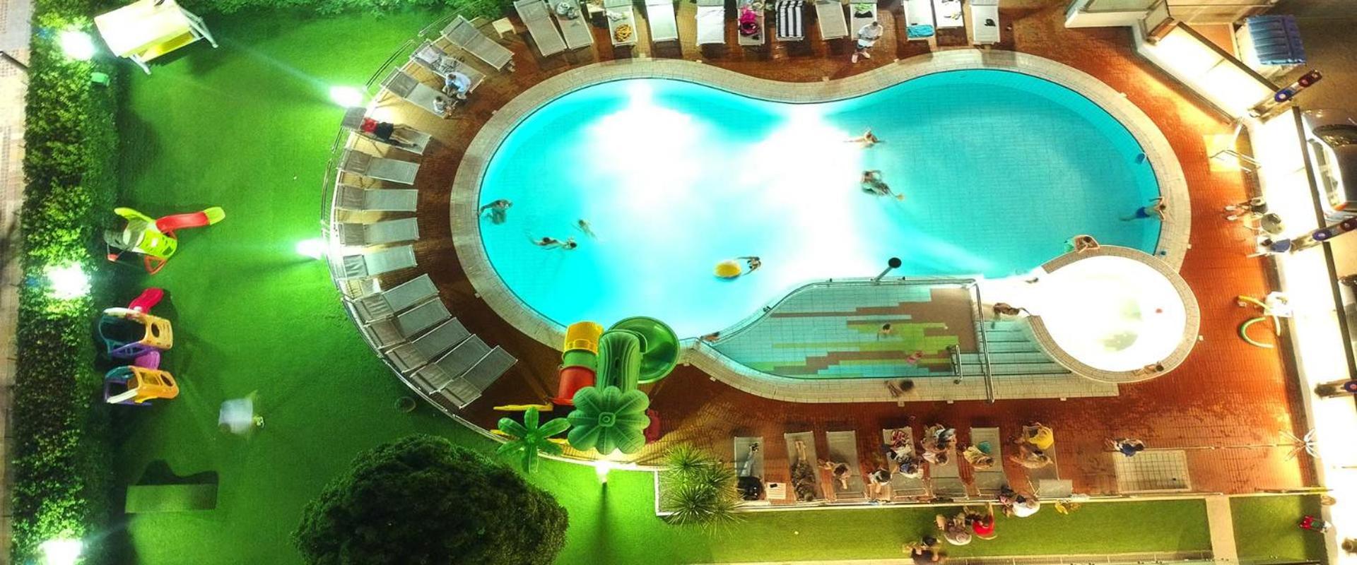 Hotel 2000 リッチョーネ エクステリア 写真